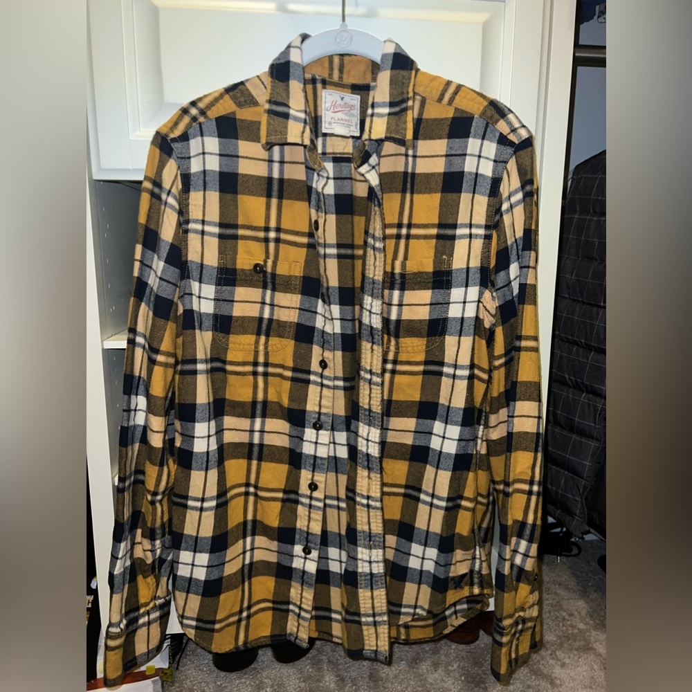 American eagle flannel button up